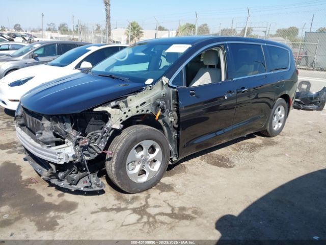 2018 CHRYSLER PACIFICA HYBRID 2C4RC1H74JR183562 Photo 1