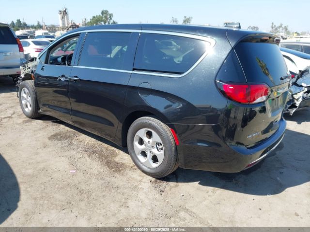 2018 CHRYSLER PACIFICA HYBRID 2C4RC1H74JR183562 Photo 2