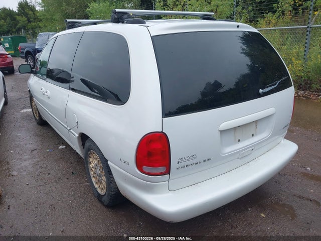 1998 CHRYSLER TOWN & COUNTRY 1C4GP64L4WB578049 Photo 2