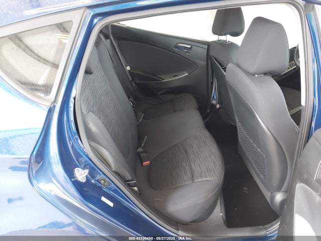 KMHCT5AE1HU335246 Hyundai Accent