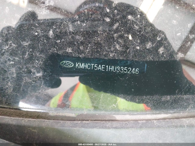KMHCT5AE1HU335246 Hyundai Accent