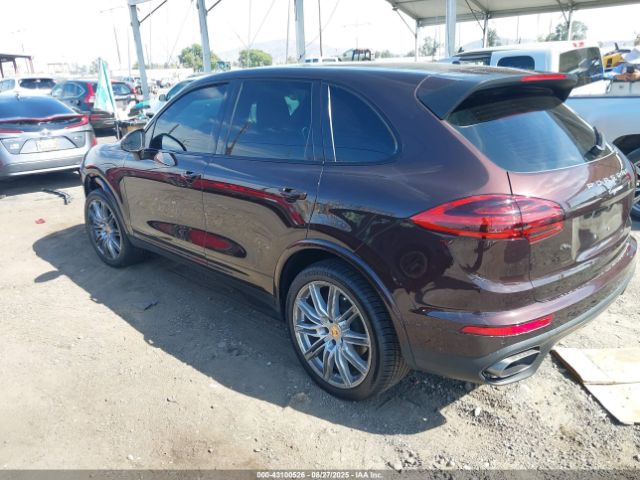 2018 PORSCHE CAYENNE WP1AA2A25JKA02800 Photo 2