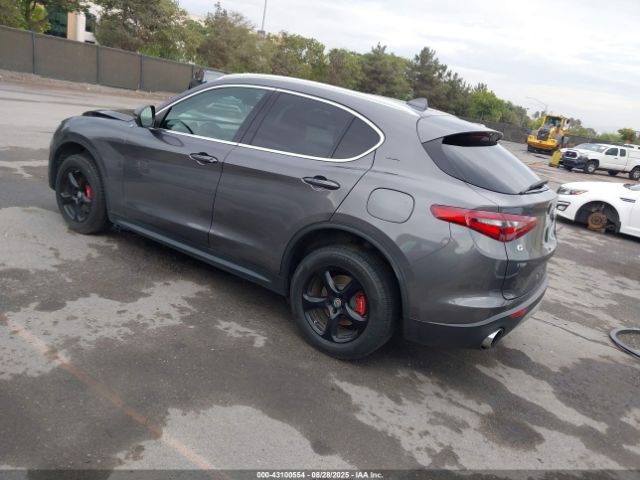 2018 ALFA ROMEO STELVIO ZASFAKAN8J7B80566 Photo 2