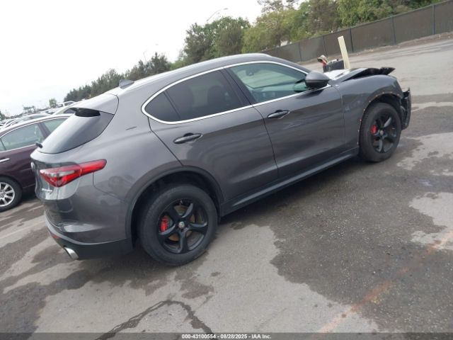 2018 ALFA ROMEO STELVIO ZASFAKAN8J7B80566 Photo 3