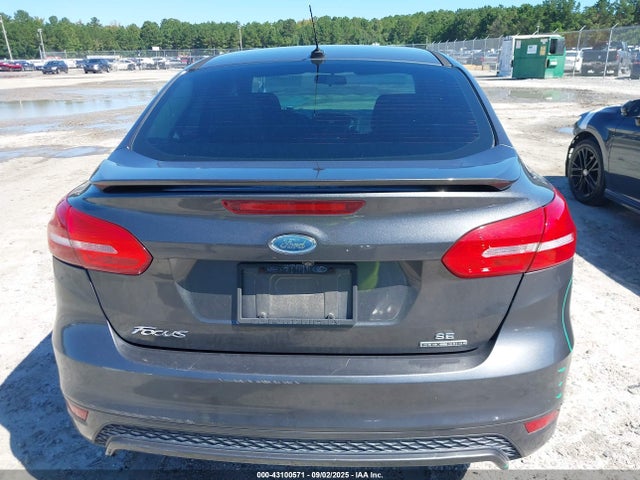 Ford Focus 2015 1FADP3F28FL215680 Image 16