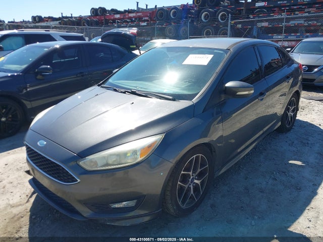 Ford Focus 2015 1FADP3F28FL215680 Image 2