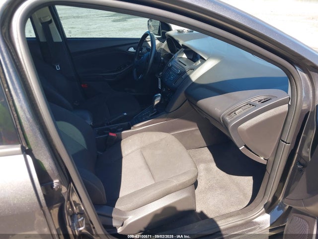 Ford Focus 2015 1FADP3F28FL215680 Image 5