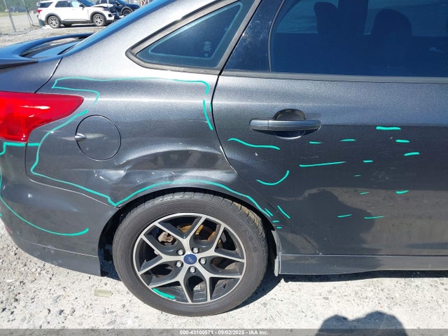 Ford Focus 2015 1FADP3F28FL215680 Image 6