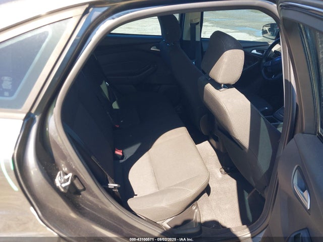 Ford Focus 2015 1FADP3F28FL215680 Image 8