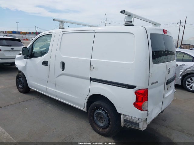 3N6CM0KN6GK699919 Nissan 2016