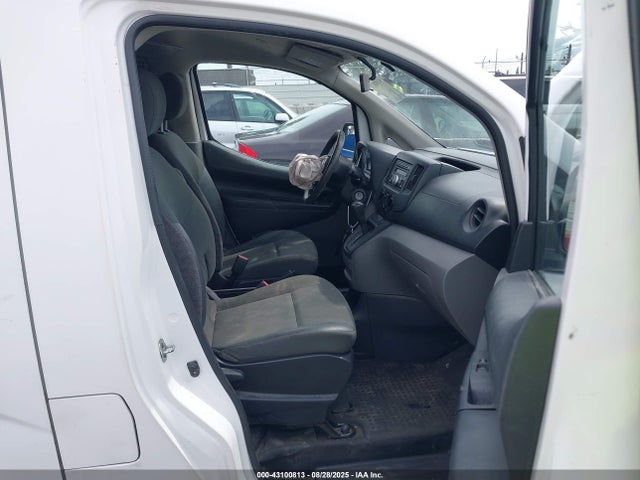 3N6CM0KN6GK699919 Nissan 2016