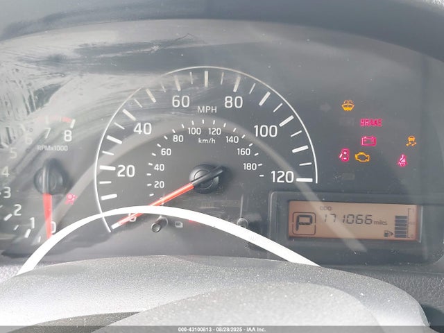 3N6CM0KN6GK699919 Nissan 2016