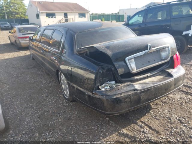 2004 LINCOLN TOWN CAR 1L1FM81W74Y667295 Photo 2