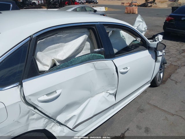 1VWDT7A3XHC053273 Volkswagen tsi