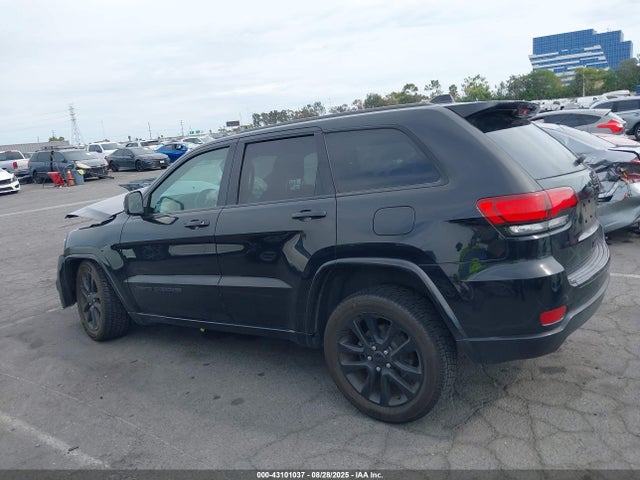 1C4RJEAG0JC157198 Jeep Grand Cherokee