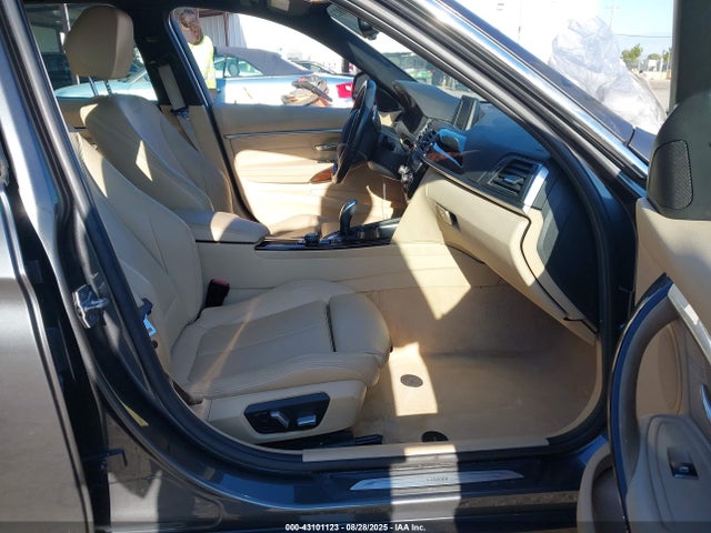 WBA8E9C54GK646542 BMW 328I