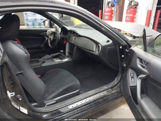 Scion 2000cc na 2015 JF1ZNAA16F8705987 Image 5