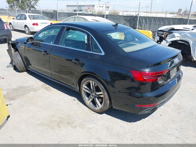 WAUENAF42HN055455 Audi A4