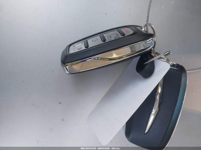 Chrysler 2018 2018 2C4RC1H76JR124996 Image 11
