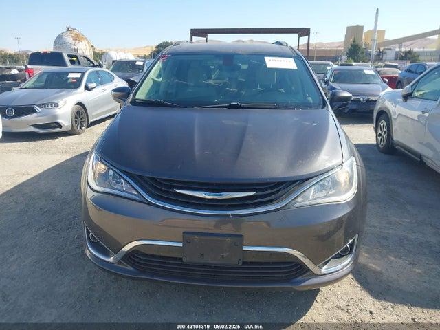 Chrysler 2018 2018 2C4RC1H76JR124996 Image 12