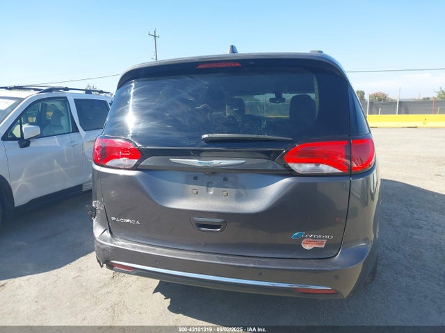 Chrysler 2018 2018 2C4RC1H76JR124996 Image 16