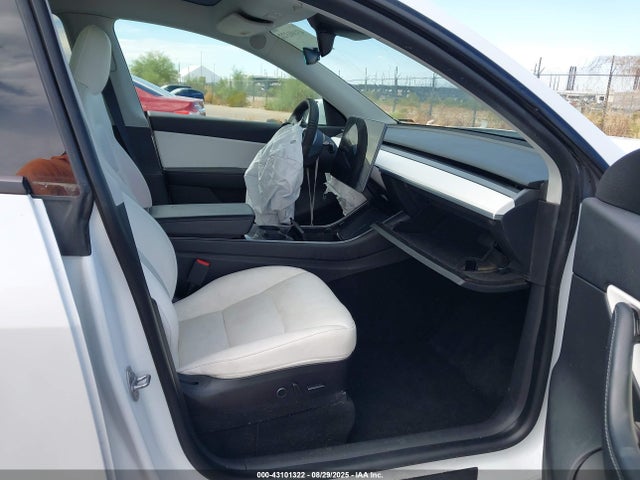 2021 TESLA MODEL Y 5YJYGDED1MF116252 Photo 4