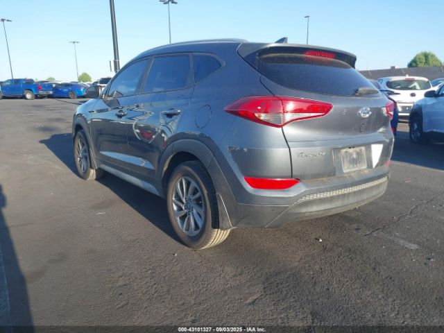 2018 HYUNDAI TUCSON KM8J33A42JU605335 Photo 2