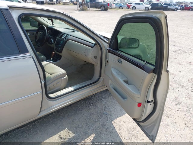 2010 CADILLAC DTS 1G6KH5EY0AU114090 Photo 4