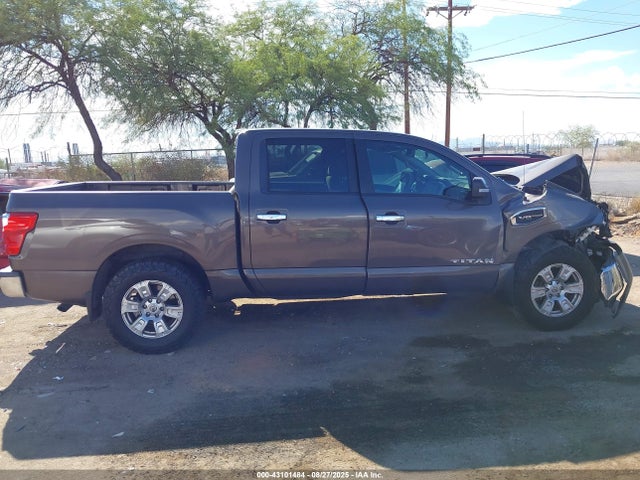 1N6AA1EK2HN530676 Nissan 2017