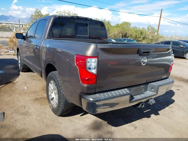 1N6AA1EK2HN530676 Nissan 2017