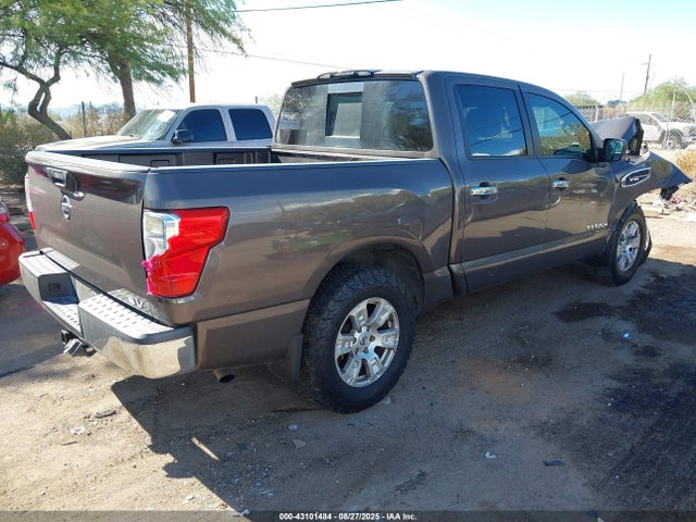 1N6AA1EK2HN530676 Nissan 2017