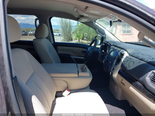 1N6AA1EK2HN530676 Nissan 2017