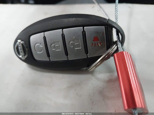 5N1AT2MT8HC815886 Nissan 2017