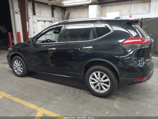 5N1AT2MT8HC815886 Nissan 2017
