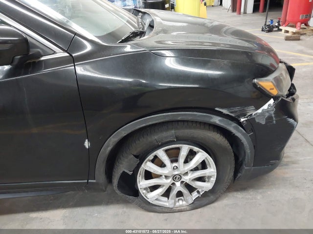 5N1AT2MT8HC815886 Nissan 2017