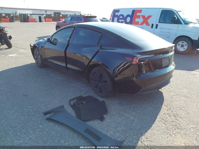 2024 TESLA MODEL 3 5YJ3E1EB3RF833501 Photo 2