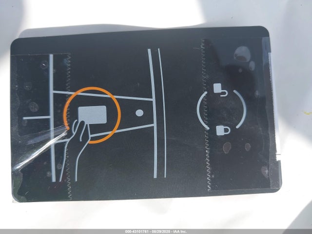 2025 TESLA MODEL 3 5YJ3E1EB8SF017177 Photo 10