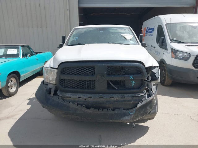 1C6RR7FT4NS140708 RAM 1500 Classic Tradesman 4x4 6&#039;4 Box