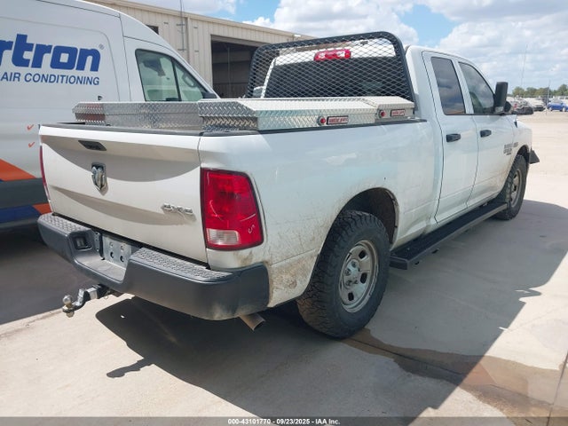 1C6RR7FT4NS140708 RAM 1500 Classic Tradesman 4x4 6&#039;4 Box