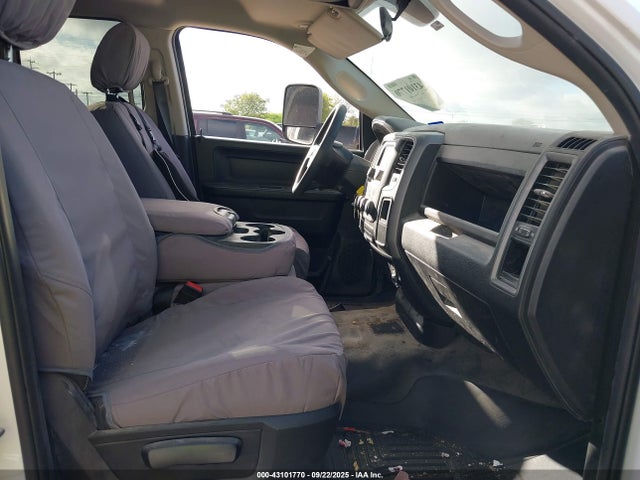 1C6RR7FT4NS140708 RAM 1500 Classic Tradesman 4x4 6&#039;4 Box