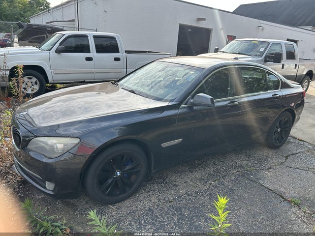 2011 BMW 740I WBAKA4C59BC392172 Photo 1
