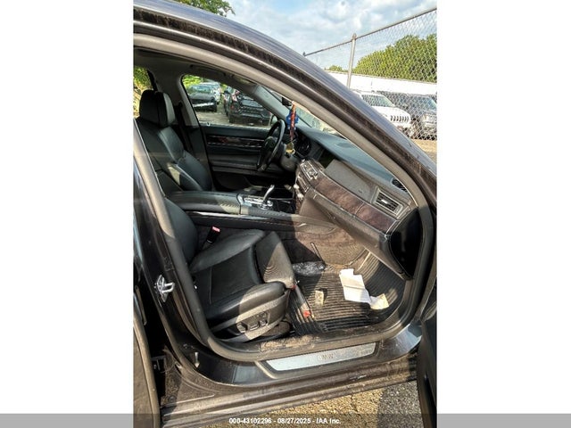 2011 BMW 740I WBAKA4C59BC392172 Photo 4