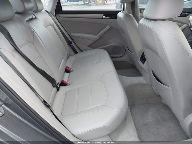 Продажа на аукционе авто 2015 Volkswagen Passat 2.0l Tdi Se, vin: 1VWBV7A3XFC092475, номер лота: 43102461