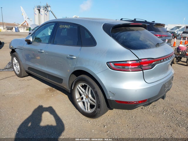 2019 PORSCHE MACAN WP1AA2A52KLB03654 Photo 2