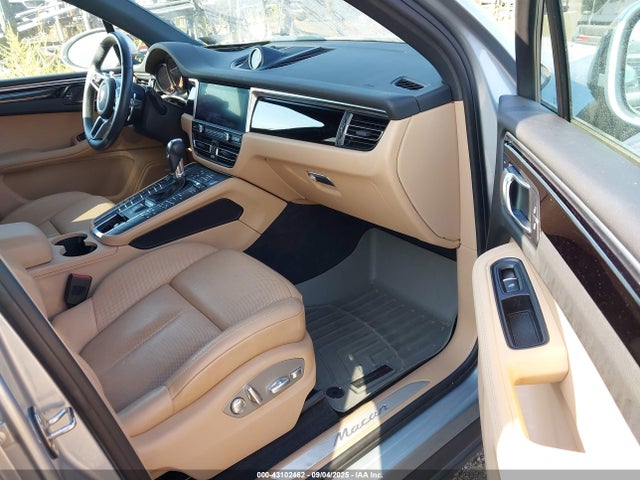 2019 PORSCHE MACAN WP1AA2A52KLB03654 Photo 4