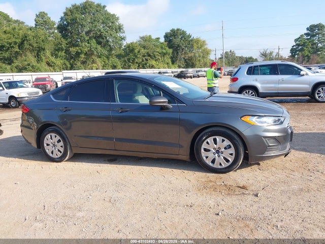 Ford 2019 2019 3FA6P0G75KR277129 Image 13