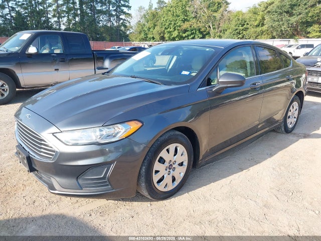 Ford 2019 2019 3FA6P0G75KR277129 Image 2