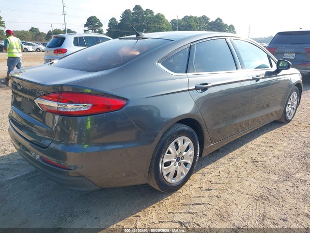 Ford 2019 2019 3FA6P0G75KR277129 Image 4