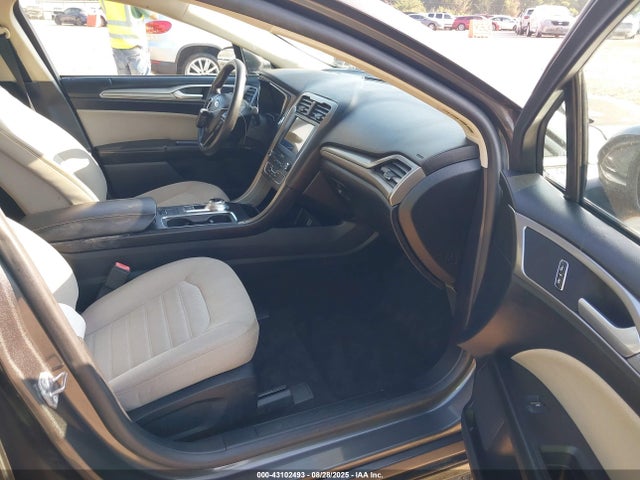 Ford 2019 2019 3FA6P0G75KR277129 Image 5
