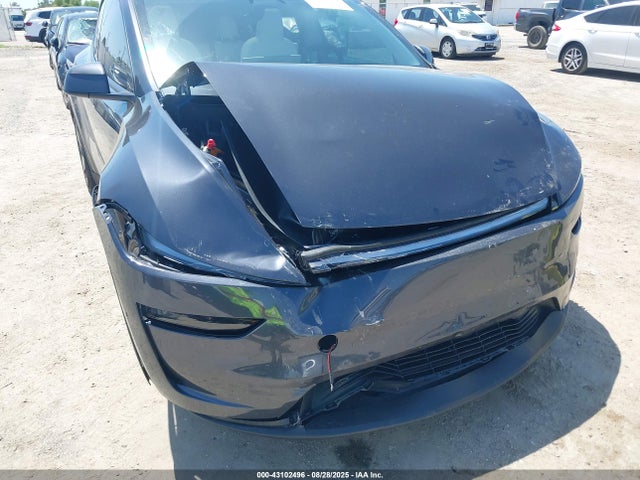2026 TESLA MODEL Y 7SAYGDED8TA427224 Photo 5